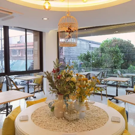 The Brillianest Gallery Hotel Hatyai Отели рядом с достопримечательностью «Технический Колледж Хат Яй»