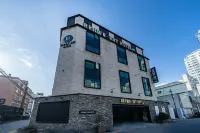 Brown Dot Hotel Daeyeon Отели в г. Намгу