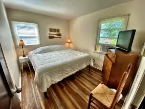 Cozy Cottage Lake Access Kayak Fire Pit