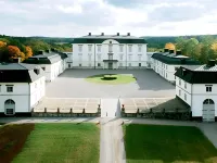 Rosersbergs slottshotell Hotels near Upplands Väsby bibliotek