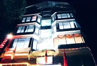 Hotel Holiday Plaza Dalhousie - Near Ghandhi Chowk Mall Road
