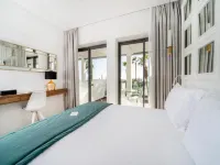 PETIT PALACE SUITES HOTEL