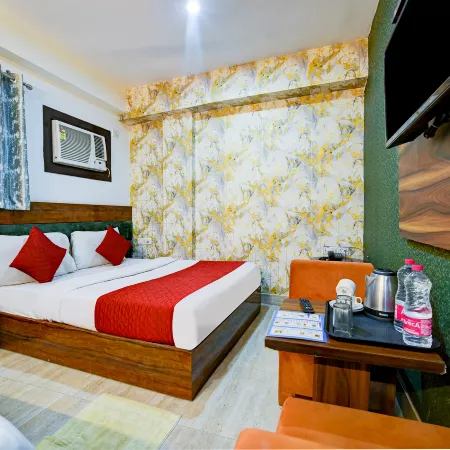 Hotel Classic Park Near IGI Airport Отели рядом с достопримечательностью «Университет Джавахарлала Неру»