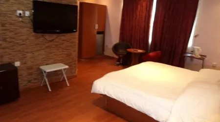 Sunview Hotel Отели в г. Акуре