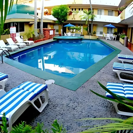 Hotel Azteca Inn