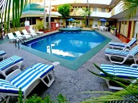 Hotel Azteca Inn - С бассейном