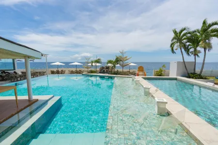 Serene Oasis Resort - Oslob Cebu Philippines Отели рядом с достопримечательностью «Oslob Cemetery»