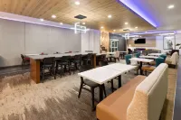 La Quinta Inn & Suites by Wyndham El Paso East Loop-375