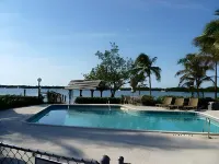 Coconut Palm Inn - Pools