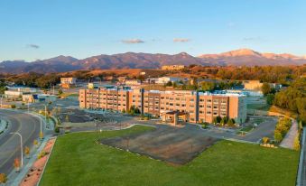 Best Western Plus Executive Residency Fillmore Inn - Housity