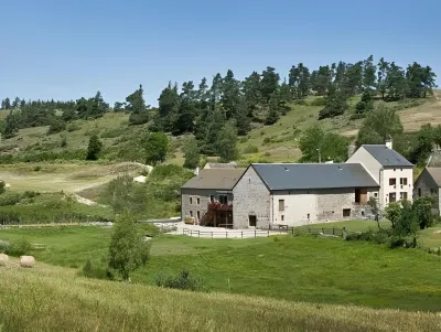Logis les Granges de Bigose Hôtels à : Rimeize