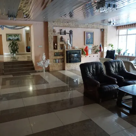 Snezhinka (Dombaj) Hotel