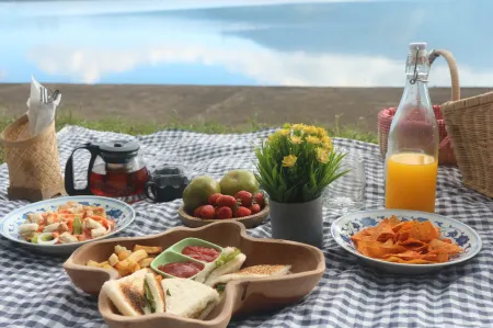 Navalia Villa Bedugul Отели рядом с достопримечательностью «Роуз гарден»