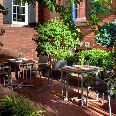 Morrison House Old Town Alexandria, Autograph Collection Отели рядом с достопримечательностью «Набережная Старого города»