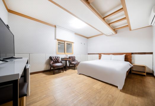 깔끔한 화장실 리모델링