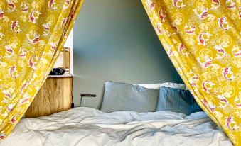 Lan Gion Shijo Book and Bed Kyoto