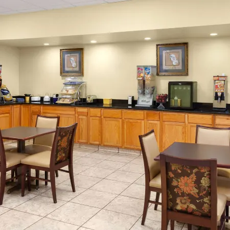 Days Inn by Wyndham Shelby