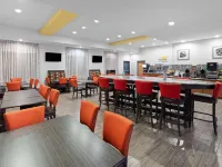 Days Inn & Suites by Wyndham Lubbock Medical Center Hotel di Lubbock