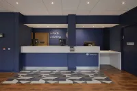 Travelodge London Central Waterloo - 주차장