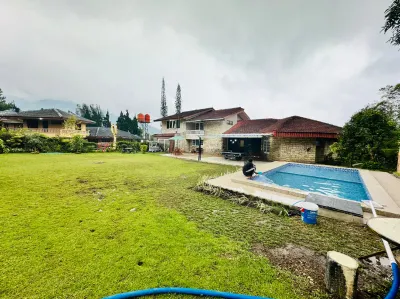 Villa Pgv Y216 by Puncak Go Villas Hotel di Cimacan
