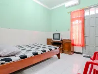 Losmen Panorama Hotels in Kretek