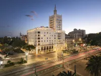 أنلي يو هوتل مالاجا Hotels near شاطئ غوادالورس