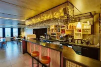 Midgard Base Camp - bar
