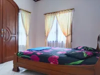 Villa Yustisia Curug 7 Cilember Hotel di Megamendung