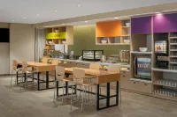 Home2 Suites des Moines at Drake University Hotels in Des Moines