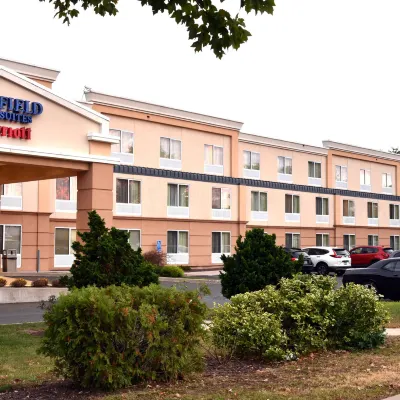 Fairfield Inn & Suites Hartford Airport Hotels near Windsor Locks, CT Station
