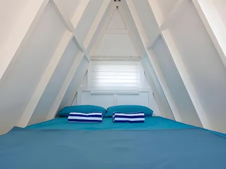 Costas de Liwa Bar & Beach Resort