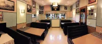 Komilfo Hotel - พร้อมอาหารเช้า