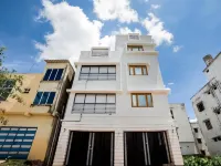 Goroomgo Khan Basera Bhubaneswar Hotels near Biharilal Stadium