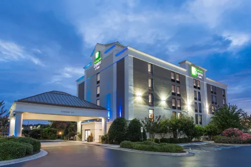 Holiday Inn Express & Suites WILMINGTON-UNIVERSITY CTR by IHG