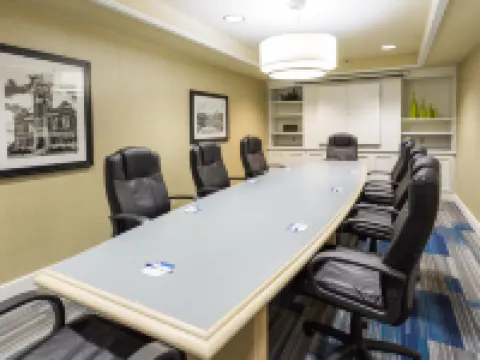 Holiday Inn Express & Suites WILMINGTON-UNIVERSITY CTR by IHG Hotels in Wilmington