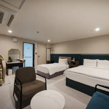 Jinhae Cherry Blossom Hotel