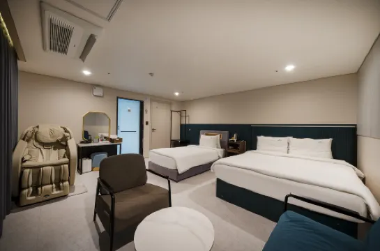 Jinhae Cherry Blossom Hotel