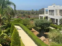 Penthouse Apartment with Stunning Sea and Mountain Views Các khách sạn ở 