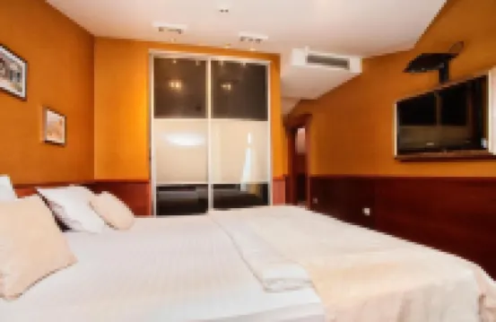 Wonderful studio with jacuzzi and private beach