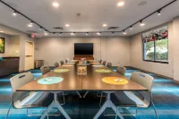 Aloft Columbia Harbison Hotels in Seven Oaks