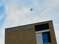 Courtyard London City Airport Hotel dekat Bandara London