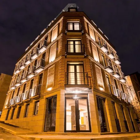 Atrium Boutique Hotel