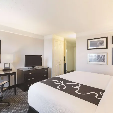 La Quinta Inn & Suites by Wyndham Austin Round Rock Отели в г. Раунд-Рок