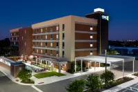 Home2 Suites by Hilton Orlando Near UCF Các khách sạn ở Orlando