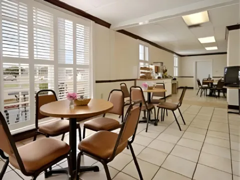 Days Inn by Wyndham Natchez