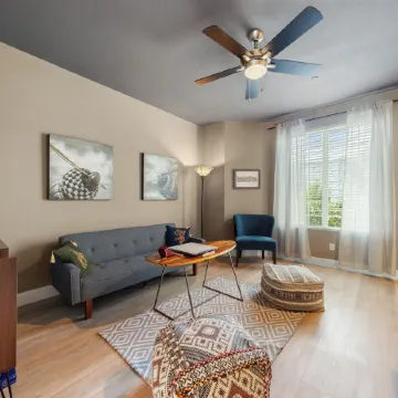 Welcome to the Capital! 2 Bed 2 Bathroom, Loft-style townhome in West Sacramento