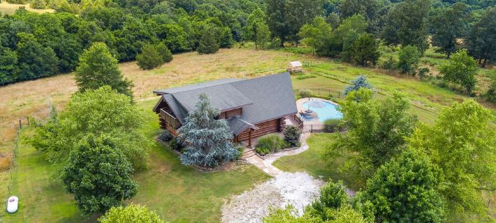 Hardwood Chalet-Pool, Hot tub, fireplace Ξενοδοχεία στην πόλη Washington County