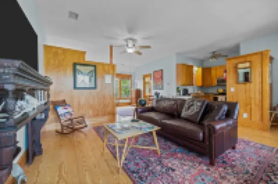 Downtown Manteo Studio - 12 minutes to OBX beaches!