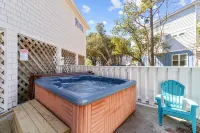 Dog Friendly beachhome with own pool &hot tub view of sound 5min walk from beach