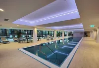 Brand new 1B apartment in Woden Pool Sauna Gym